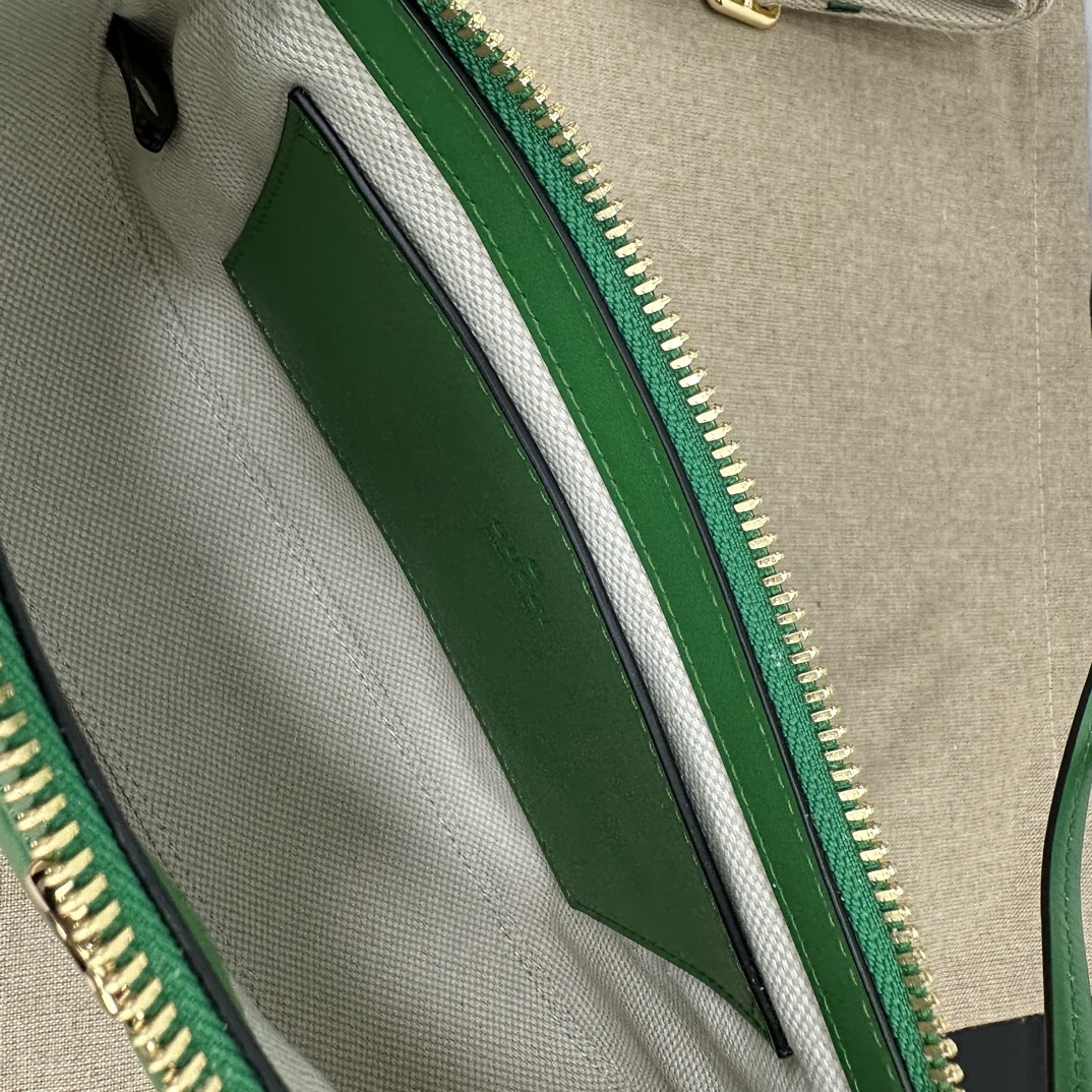 Gucci Hobo Bags